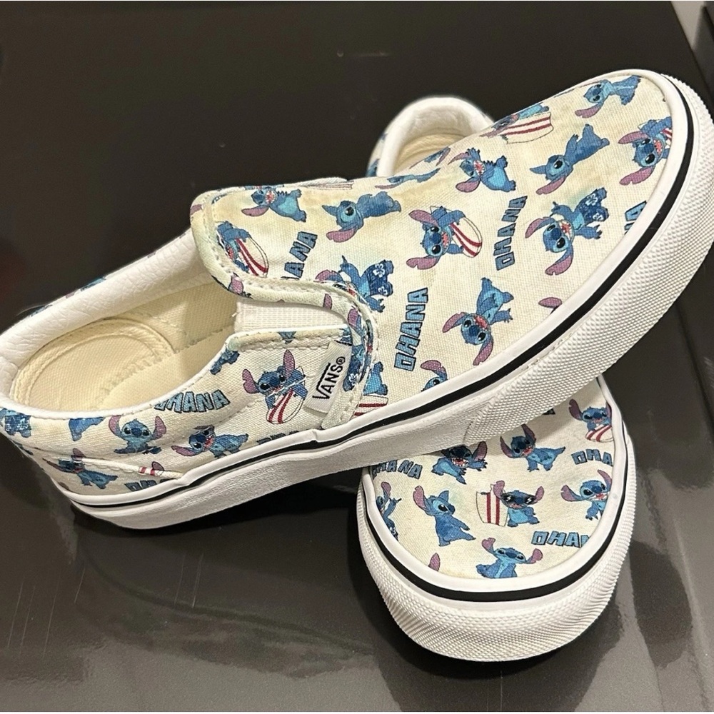 Disney custom “STITCH” Vans